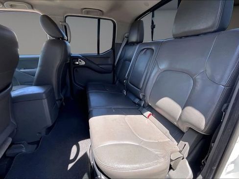 Used 2019 Nissan Frontier SL RWD image 25