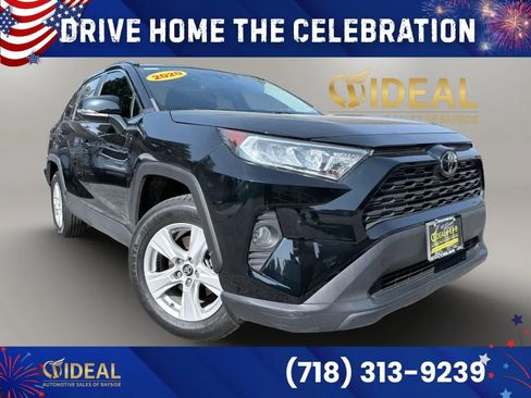 Used 2020 Toyota RAV4 XLE w/ Convenience Package FWD image 1