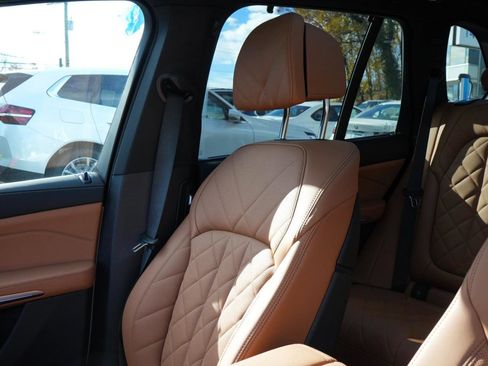 New 2026 BMW X5 M60i w/ Executive Package image 21