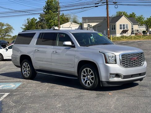 Used 2020 GMC Yukon XL Denali RWD image 3