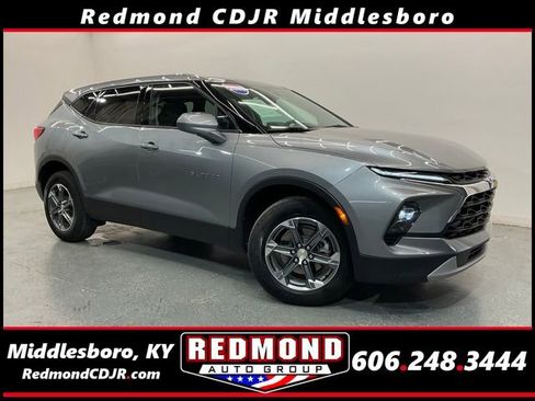 Used 2025 Chevrolet Blazer LT FWD image 1