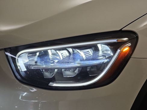 Used 2021 Mercedes-Benz GLC 300 4MATIC image 33