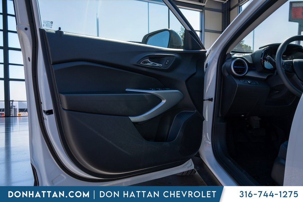 New 2026 Chevrolet Trax LS FWD image 16
