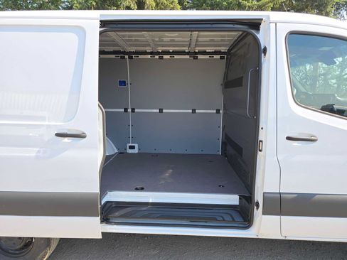 Used 2026 Mercedes-Benz Sprinter 2500 image 14
