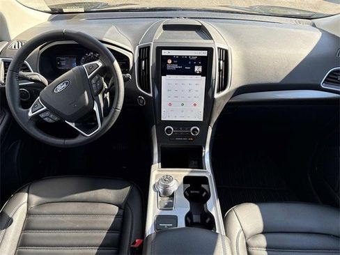 Certified 2024 Ford Edge SEL w/ Convenience Package image 17