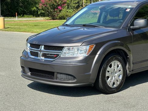 Used 2020 Dodge Journey SE FWD image 31