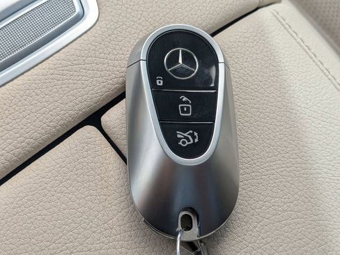 Certified 2022 Mercedes-Benz S 500 4MATIC image 29