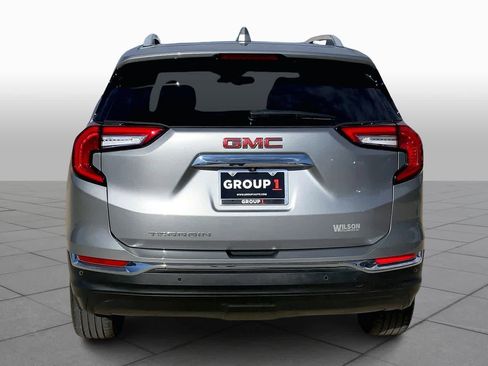 Used 2024 GMC Terrain SLT w/ Infotainment Package II image 4
