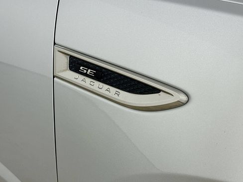 Used 2018 Jaguar E-PACE SE AWD/4WD image 9