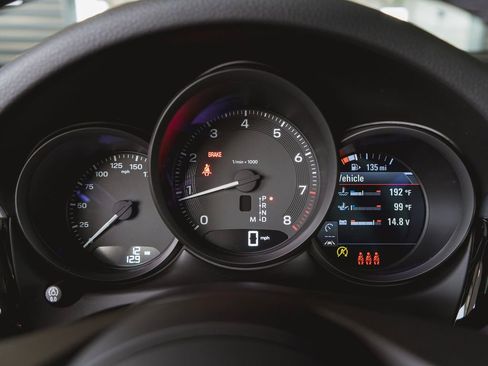 New 2025 Porsche Macan AWD/4WD image 21
