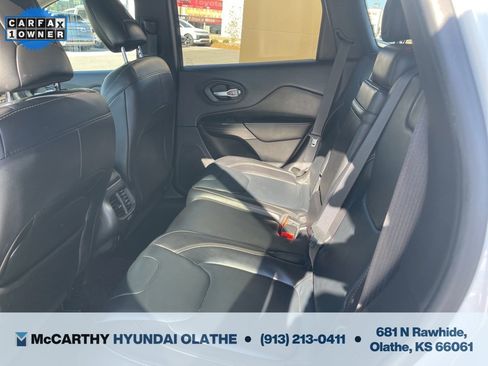 Used 2016 Jeep Cherokee Limited image 5