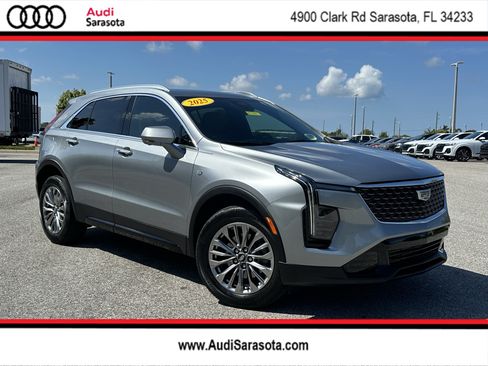 Used 2025 Cadillac XT4 Premium Luxury w/ Cold Weather Package FWD image 1