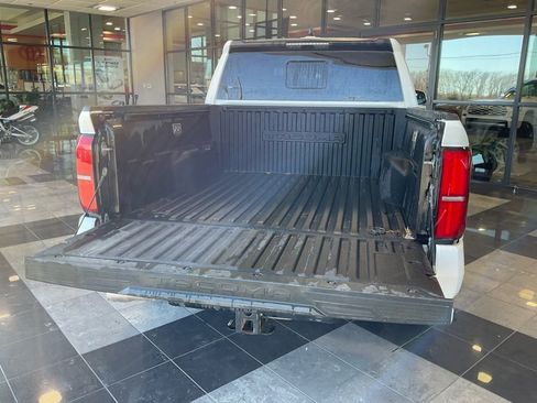 Certified 2024 Toyota Tacoma SR5 image 7