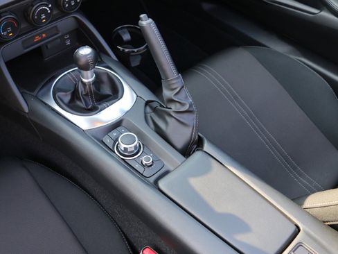 Used 2025 MAZDA MX-5 Miata Sport RWD image 22