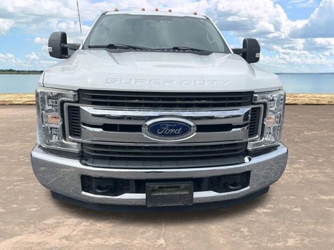 Used 2019 Ford F250 XL w/ STX Appearance Package RWD image 5
