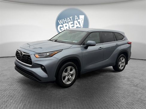 Used 2023 Toyota Highlander LE image 8