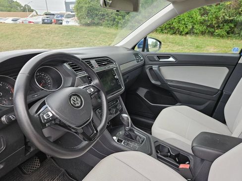 Used 2019 Volkswagen Tiguan SE FWD image 10