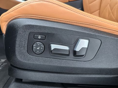 Used 2025 BMW X5 xDrive40i w/ Parking Assistance Package AWD/4WD image 12