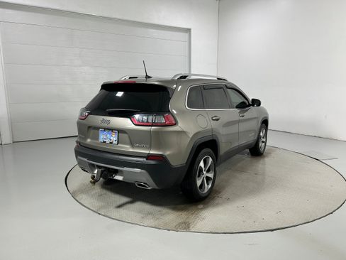 Used 2021 Jeep Cherokee Limited w/ Trailer Tow Group AWD/4WD image 38