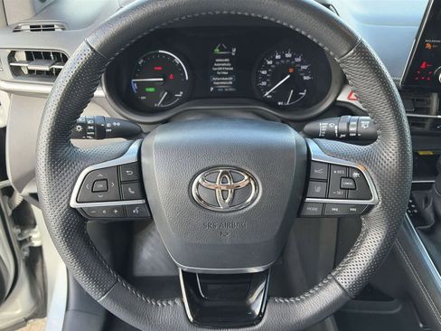 Certified 2023 Toyota Sienna XSE image 27