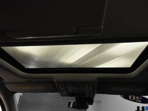 Used 2020 Cadillac Escalade Premium Luxury image 21