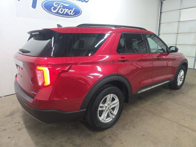 Used 2023 Ford Explorer XLT w/ Equipment Group 202A AWD/4WD image 11