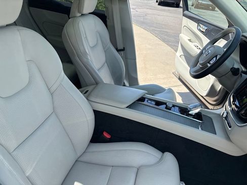 Used 2025 Volvo XC60 T8 Ultra AWD/4WD image 33