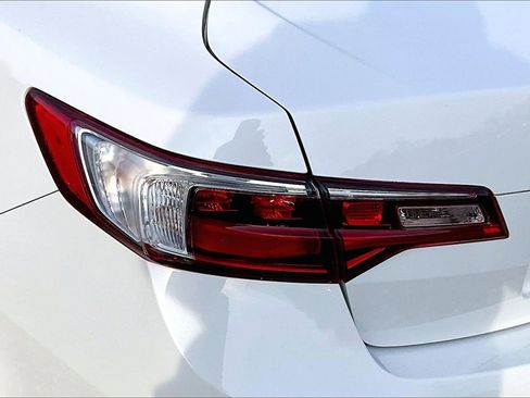 Used 2018 Acura ILX Premium Package image 28