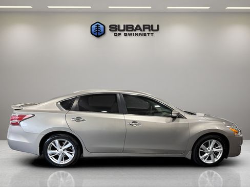 Used 2014 Nissan Altima 2.5 SL w/ Technology Package FWD image 6