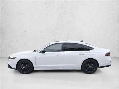 Certified 2025 Honda Accord SE image 4