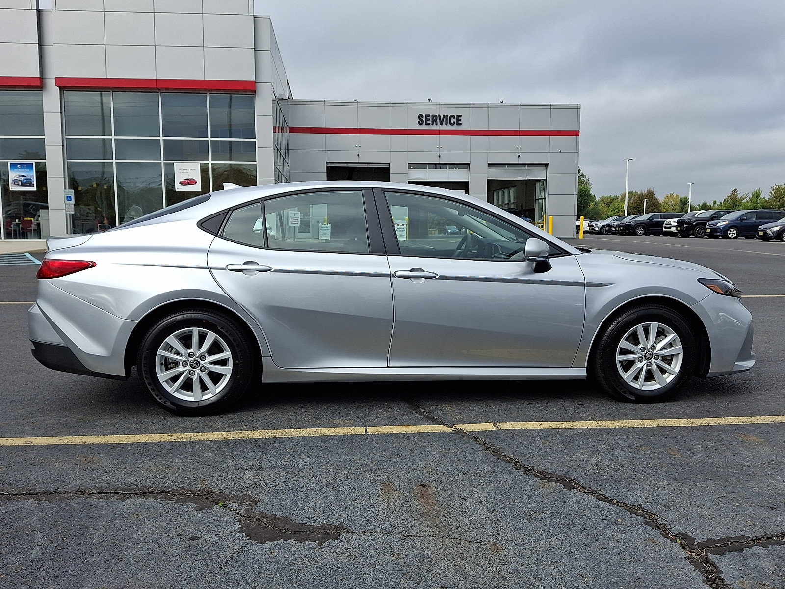 Used 2026 Toyota Camry LE w/ Convenience Package FWD image 7