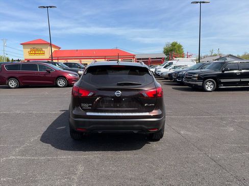 Used 2017 Nissan Rogue Sport SL w/ SL Premium Package image 4