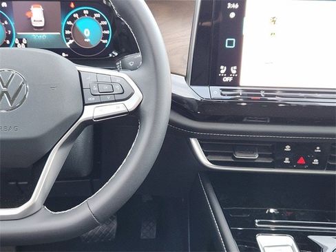 New 2026 Volkswagen Atlas SE image 26