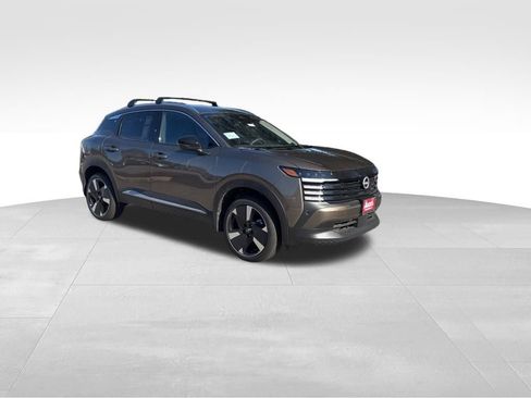 New 2026 Nissan Kicks SR w/ Cold Weather Package image 7