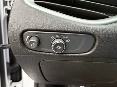 Used 2024 Chevrolet Malibu LT image 33