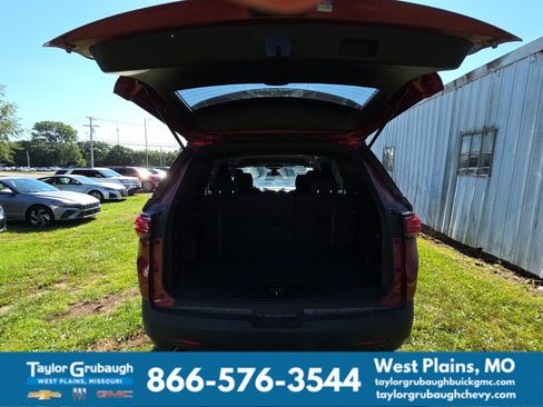 Used 2023 Chevrolet Traverse LT FWD image 15