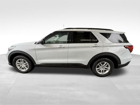 Used 2026 Ford Explorer Active AWD/4WD image 9