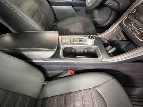 Used 2020 Ford Fusion SE FWD image 35