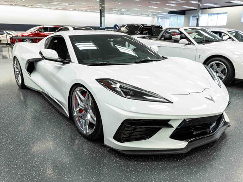 Used 2020 Chevrolet Corvette Stingray Preferred Cpe w/ 2LT Preferred Equipment Group RWD image 3