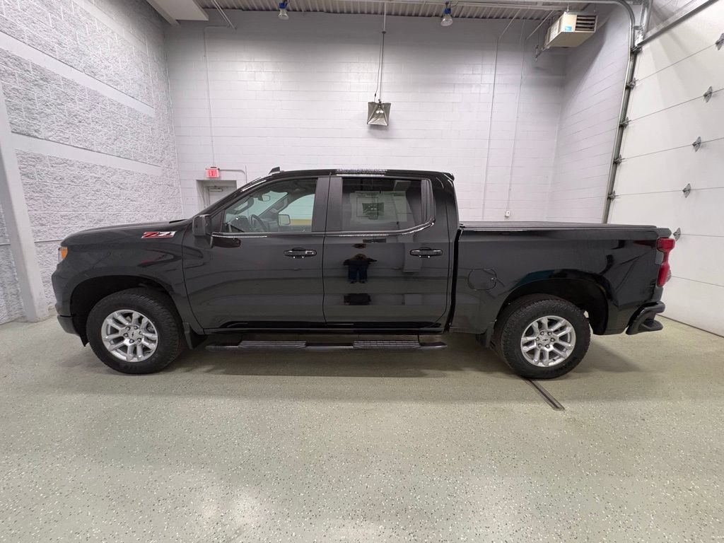 Used 2024 Chevrolet Silverado 1500 RST AWD/4WD image 8