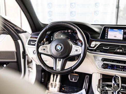 Used 2021 BMW 750i xDrive w/ Executive Package AWD/4WD image 42