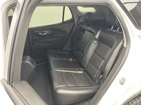 Used 2023 GMC Terrain SLT image 10
