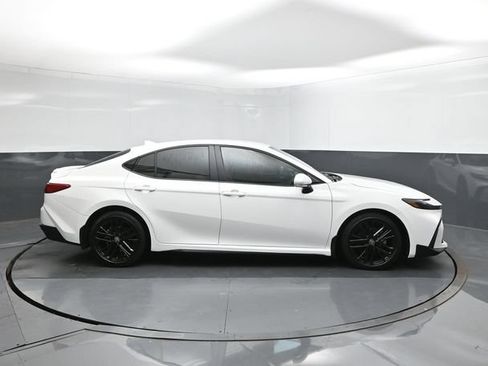 Used 2025 Toyota Camry SE w/ Convenience Package FWD image 26