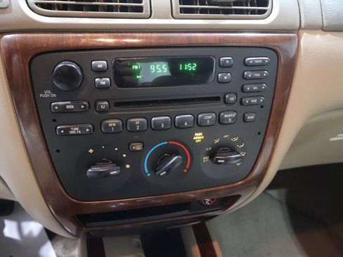 Used 2006 Ford Taurus SEL FWD image 24