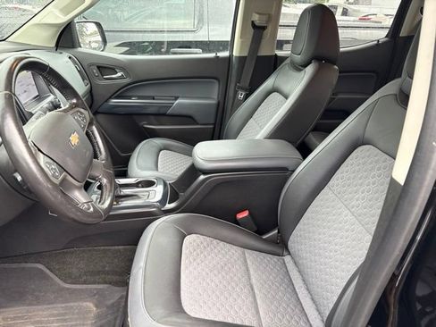 Used 2017 Chevrolet Colorado Z71 w/ Z71 Midnight Edition AWD/4WD image 9