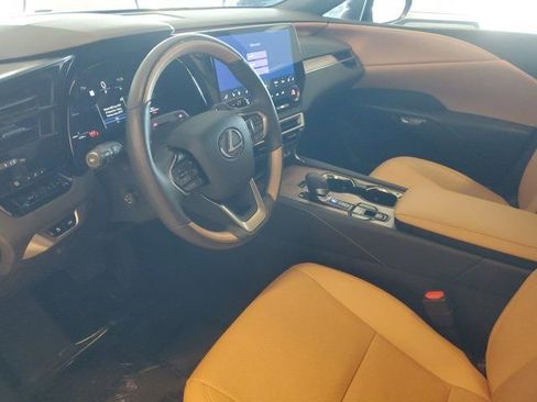 Used 2025 Lexus RX 350 Premium w/ Convenience Package FWD image 20