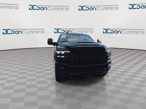 Used 2025 RAM 2500 Limited AWD/4WD image 3
