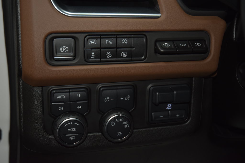 Used 2023 Chevrolet Tahoe High Country AWD/4WD image 34