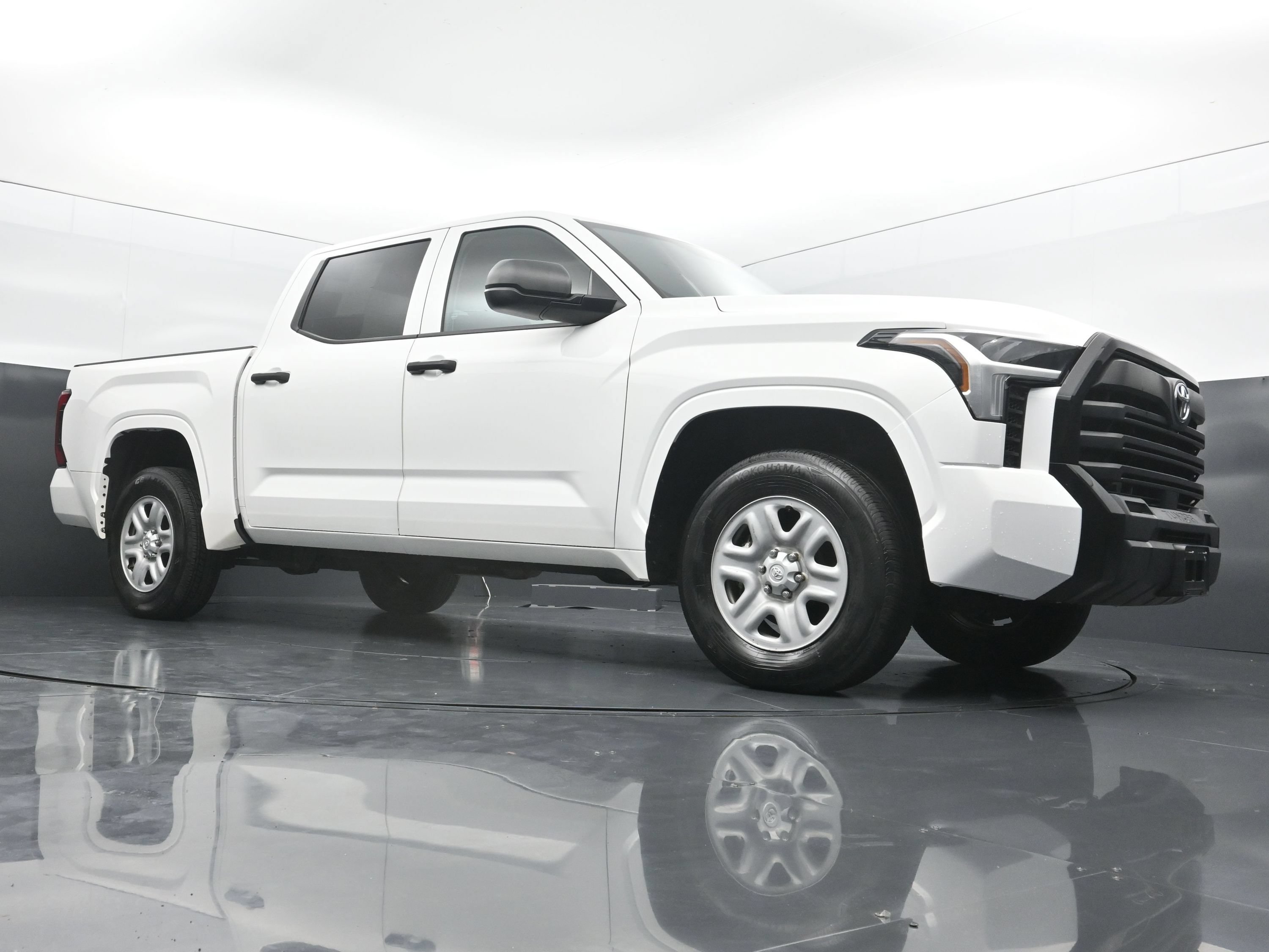 Used 2022 Toyota Tundra SR w/ SR Tow Package RWD image 40