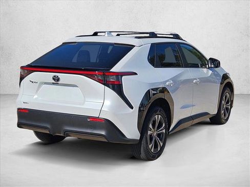 Used 2024 Toyota bZ4X XLE w/ Weather Package image 5